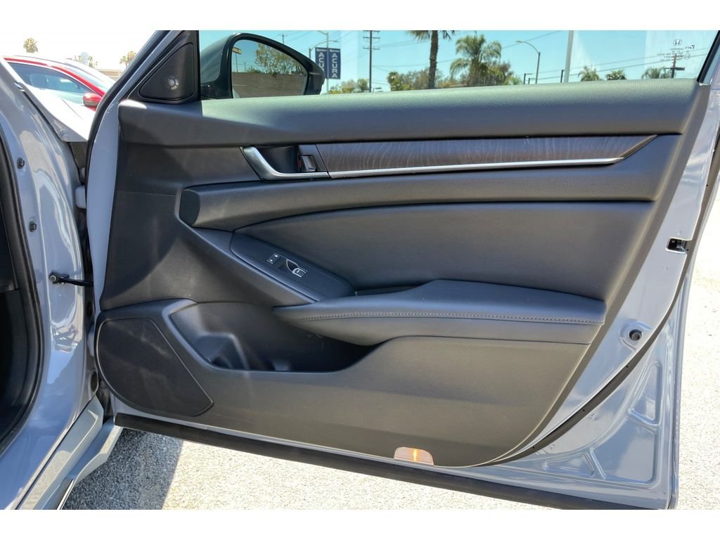 Used 2022 Sonic Gray Pearl Honda Touring image 19