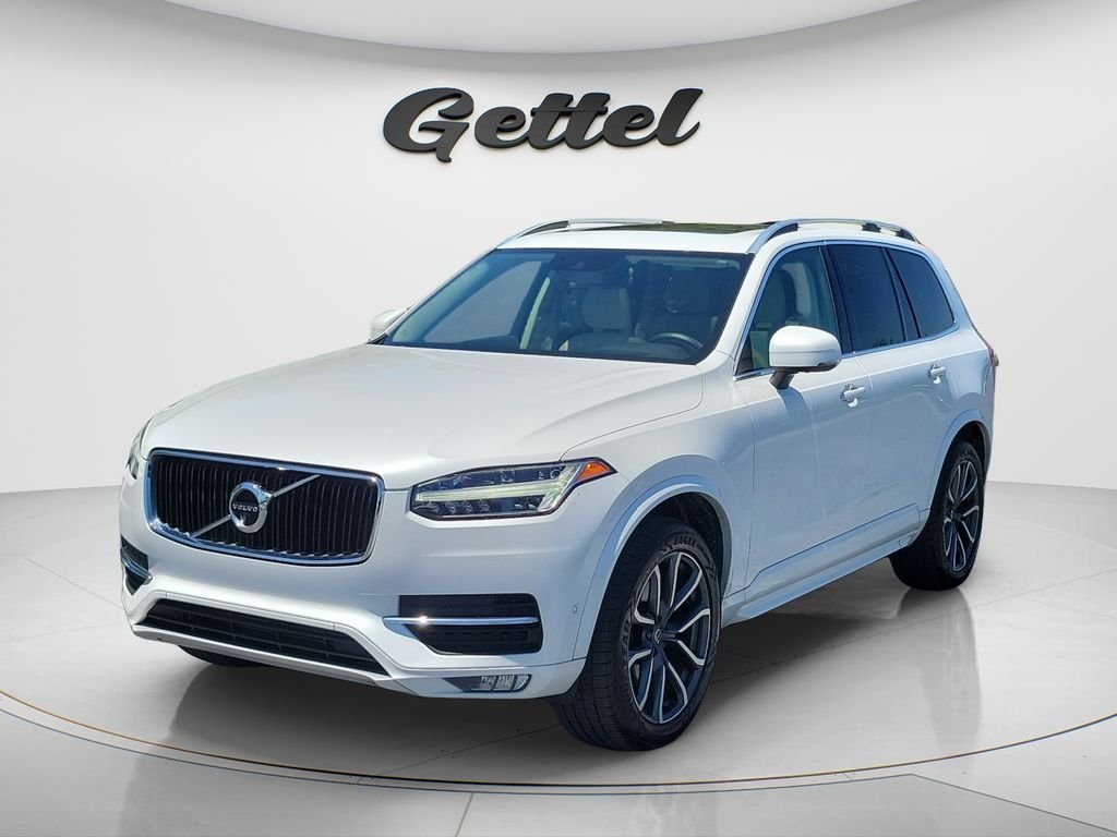2018 Volvo XC90 T6 AWD Momentum's photo