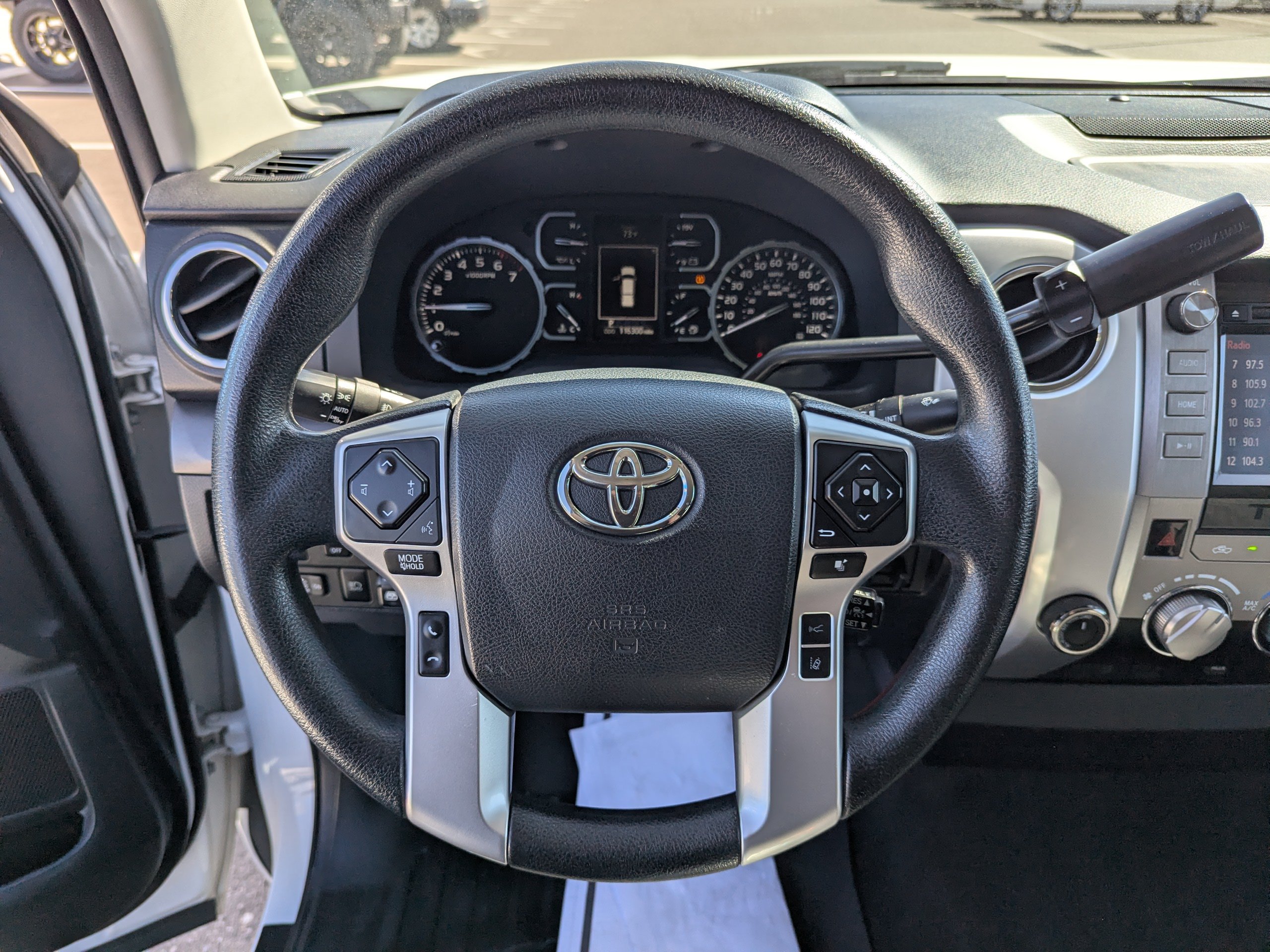 Used 2018 White Toyota SR5 image 16