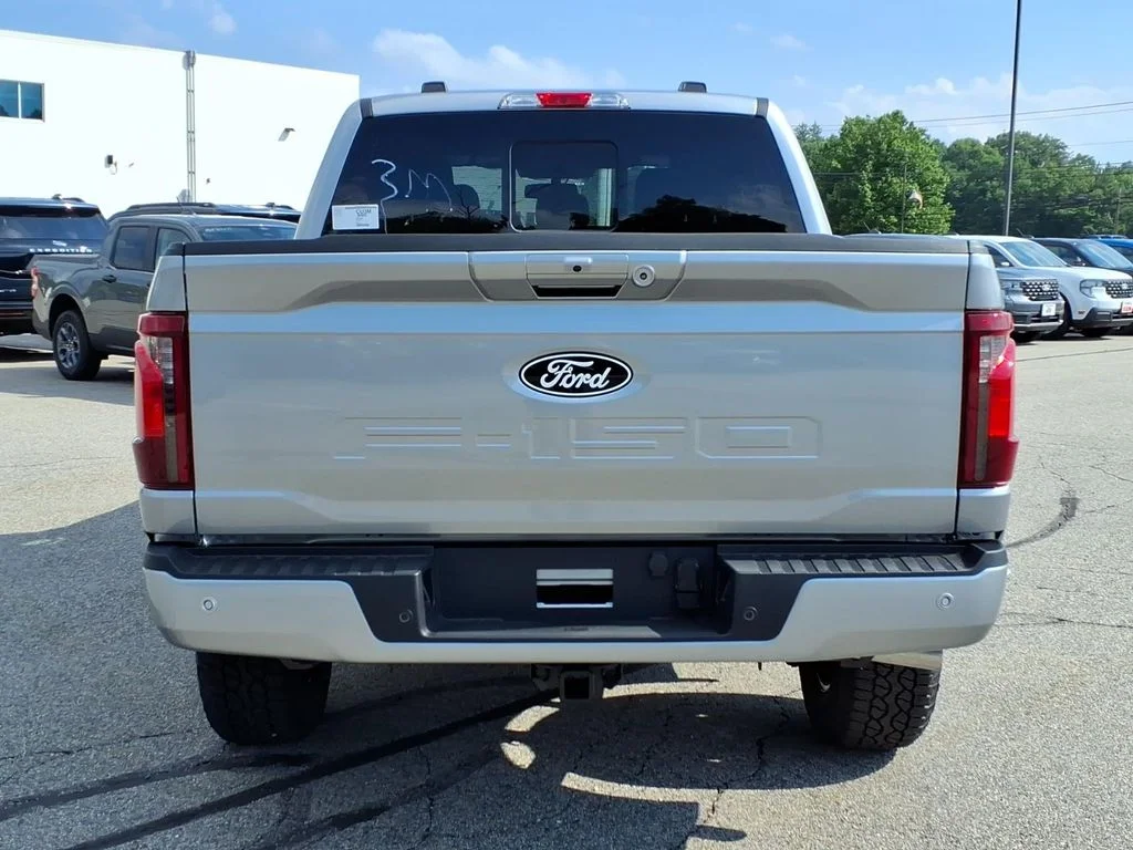 New 2026 Iconic Silver Metallic Ford XLT image 5