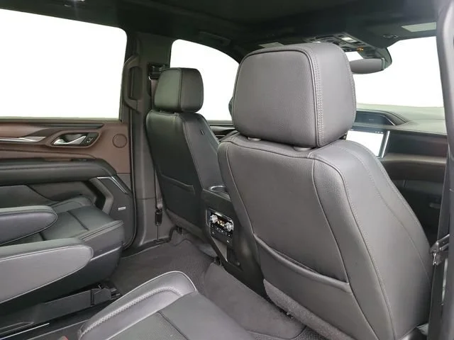 Used 2022 White Frost Tricoat GMC Denali image 35