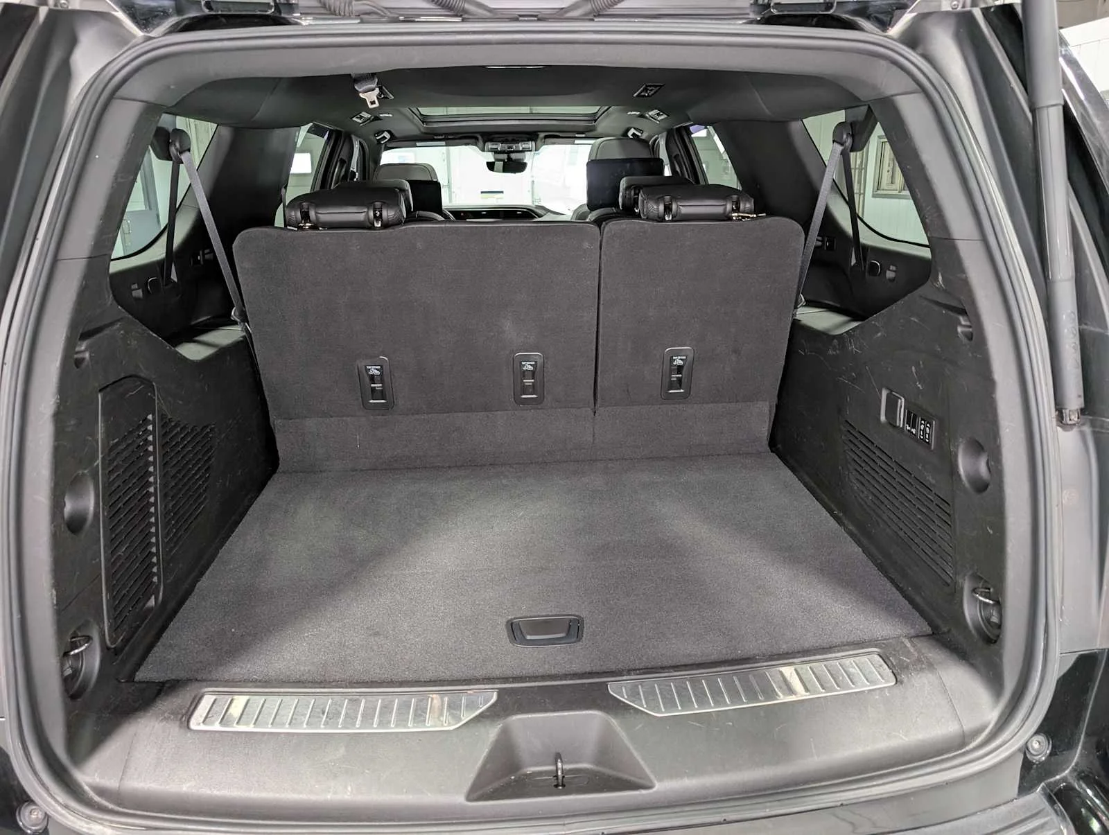 Used 2023 ONYX BLACK GMC Denali image 7