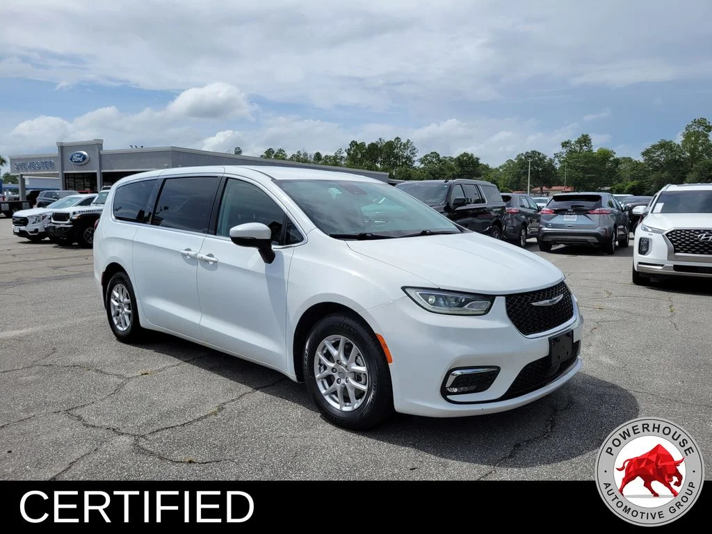 Used 2023 White Chrysler Touring L image 8