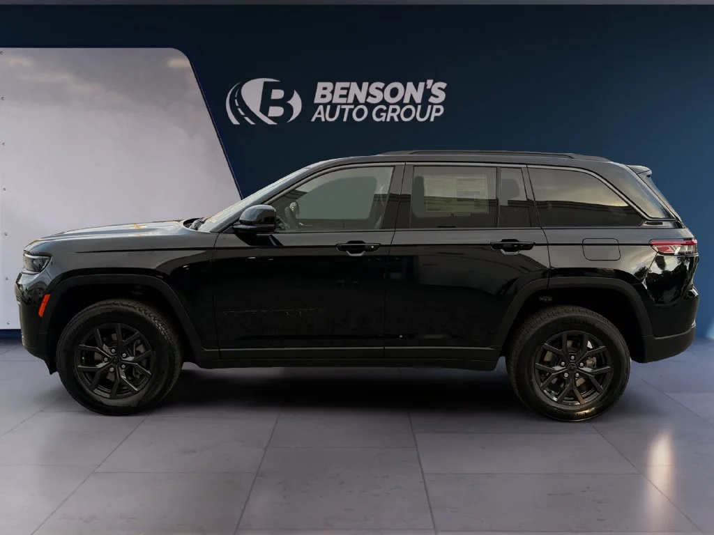 New 2027 Black Jeep Laredo Altitude image 2