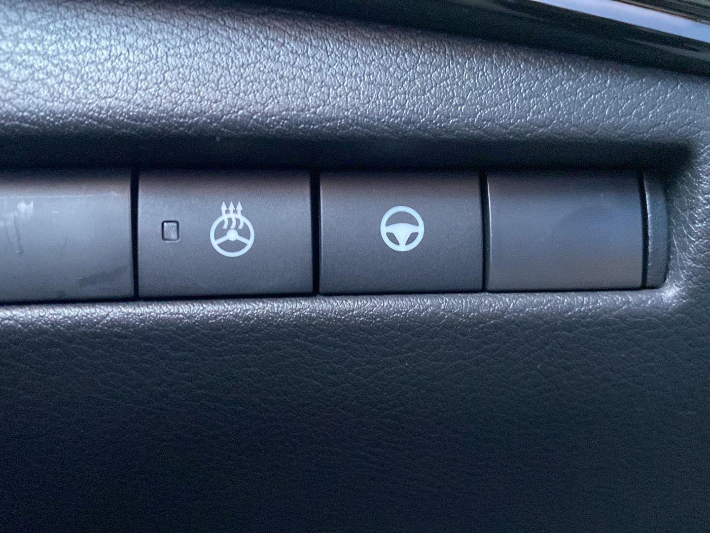 Certified Used 2025 Gun Metallic Nissan SR image 35