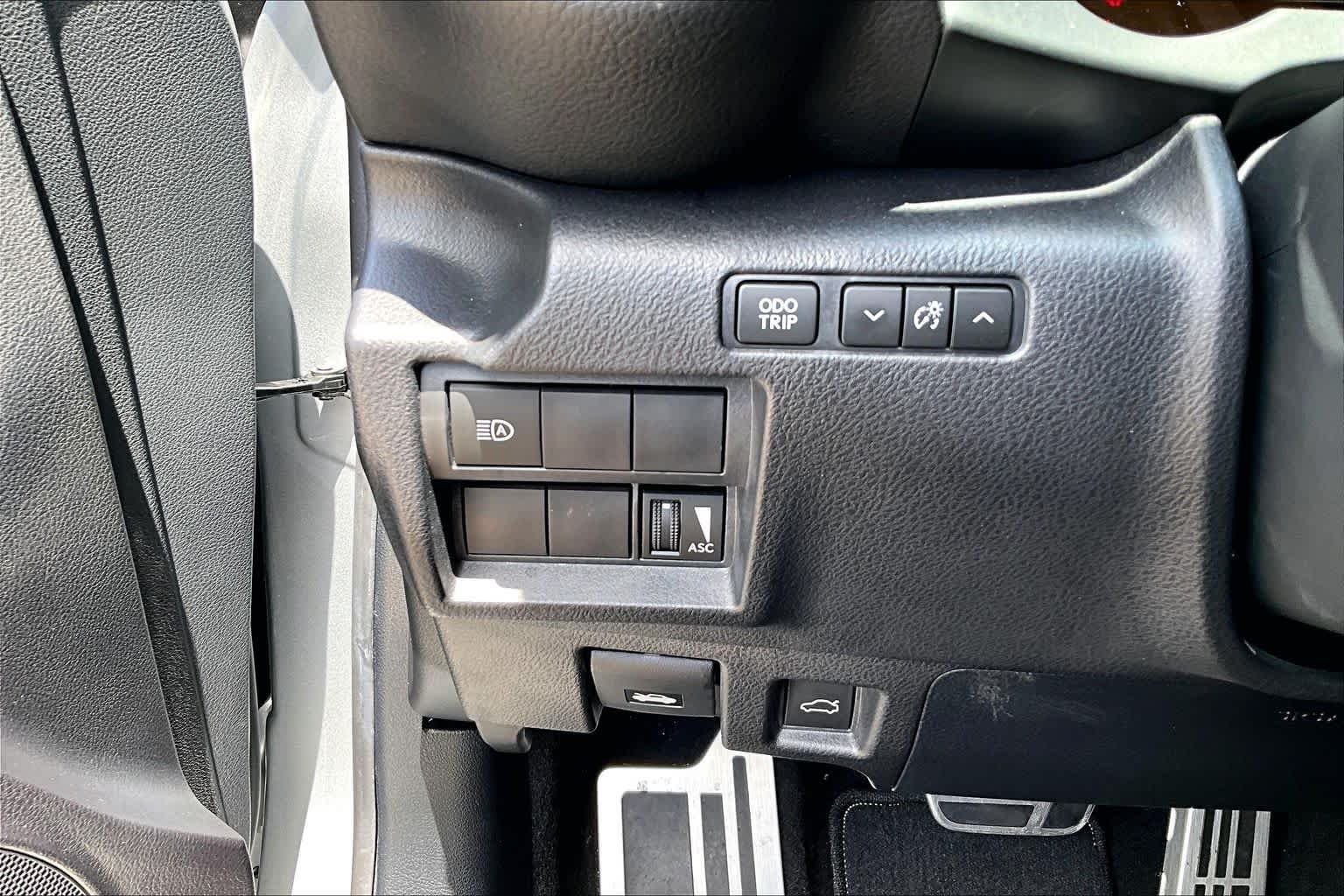 Used 2023 Iridium Lexus F SPORT image 34