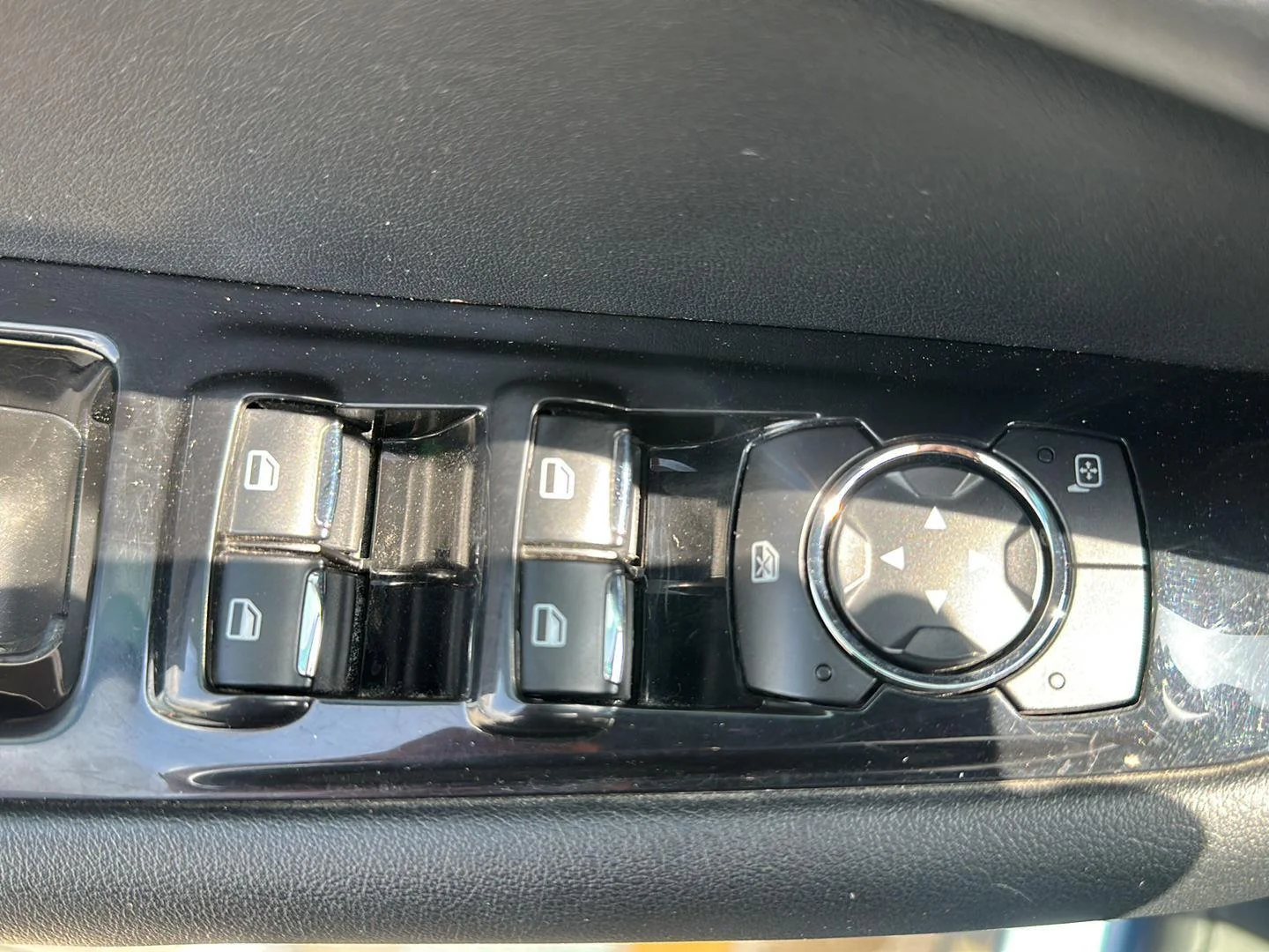 Used 2019 Blue Metallic Ford SEL image 10