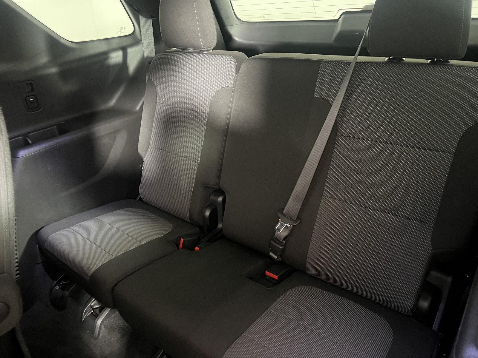 Used 2023 Iridescent Pearl Tricoat Chevrolet LT Cloth image 14