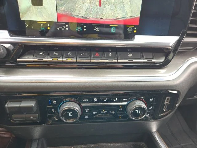 Used 2023 Red Chevrolet High Country image 17