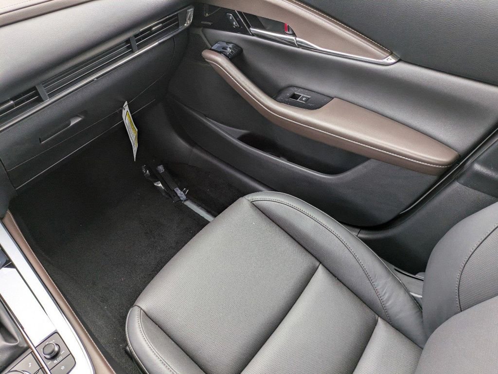 2025 Mazda CX-30 Premium - Photo 19