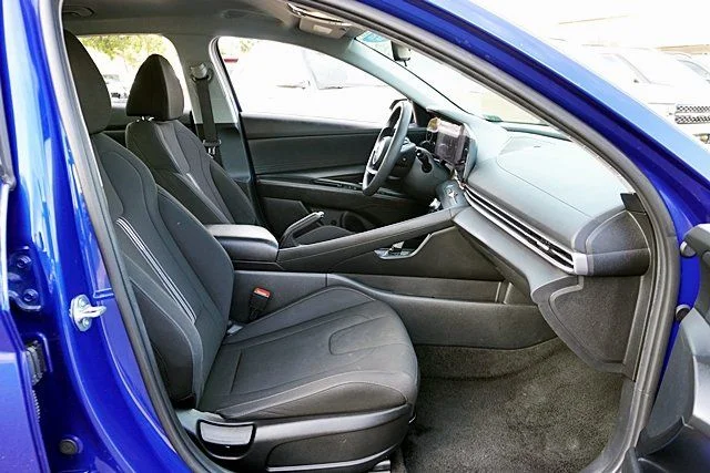 Used 2024 Blue Hyundai SEL image 10