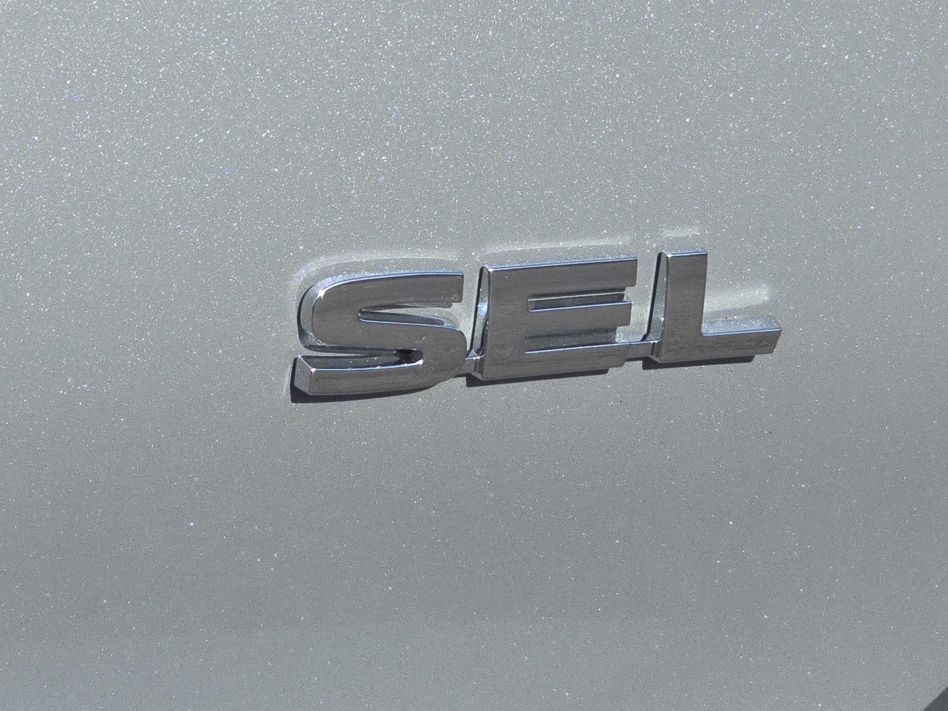 New 2026 Moonstone Gray Metallic Mitsubishi SEL image 6