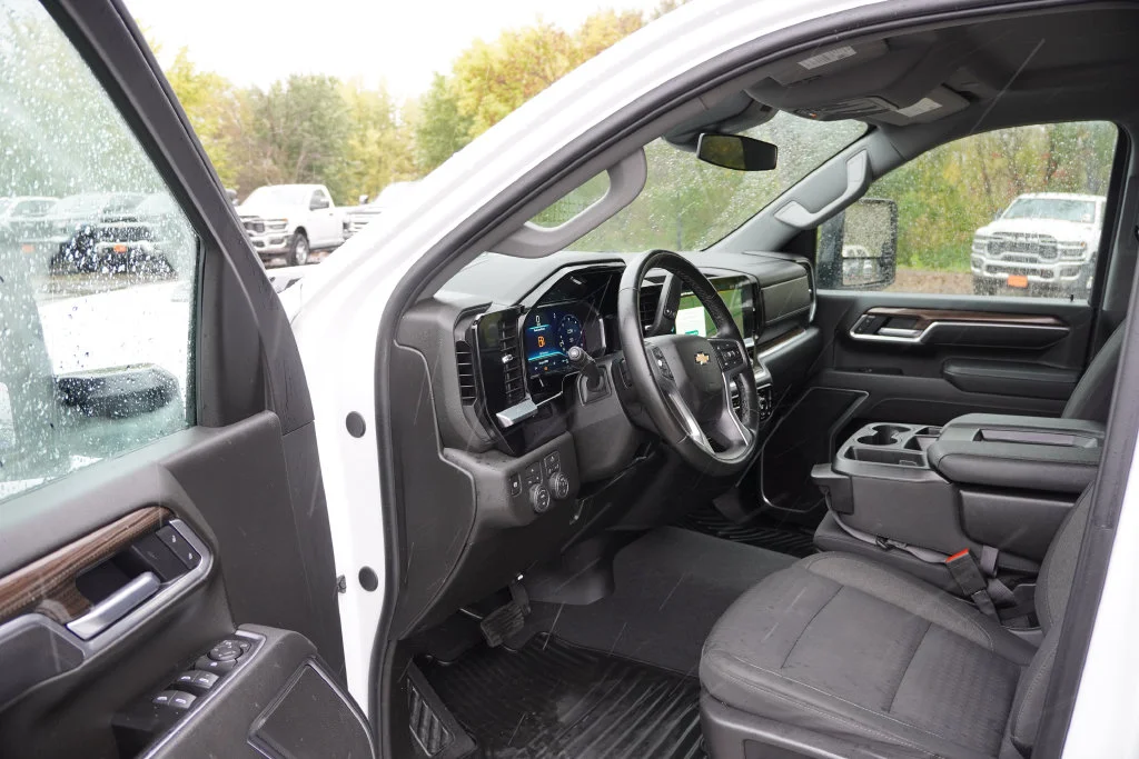 Certified Used 2025 Summit White Chevrolet LT image 15