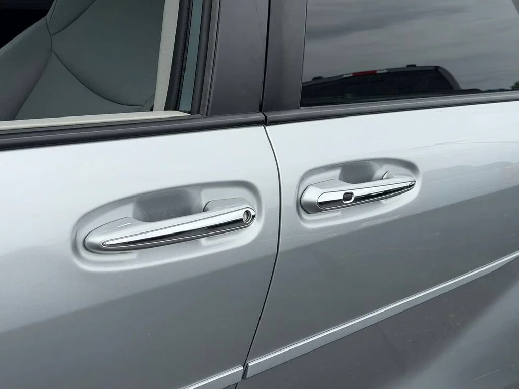 2024 Toyota Sienna XLE - Photo 18