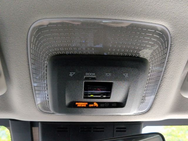 2026 Toyota Prius Plug-in Hybrid XSE - Photo 27