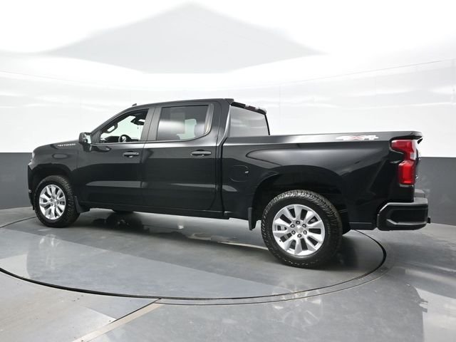 Used 2021 Black Chevrolet Custom image 3