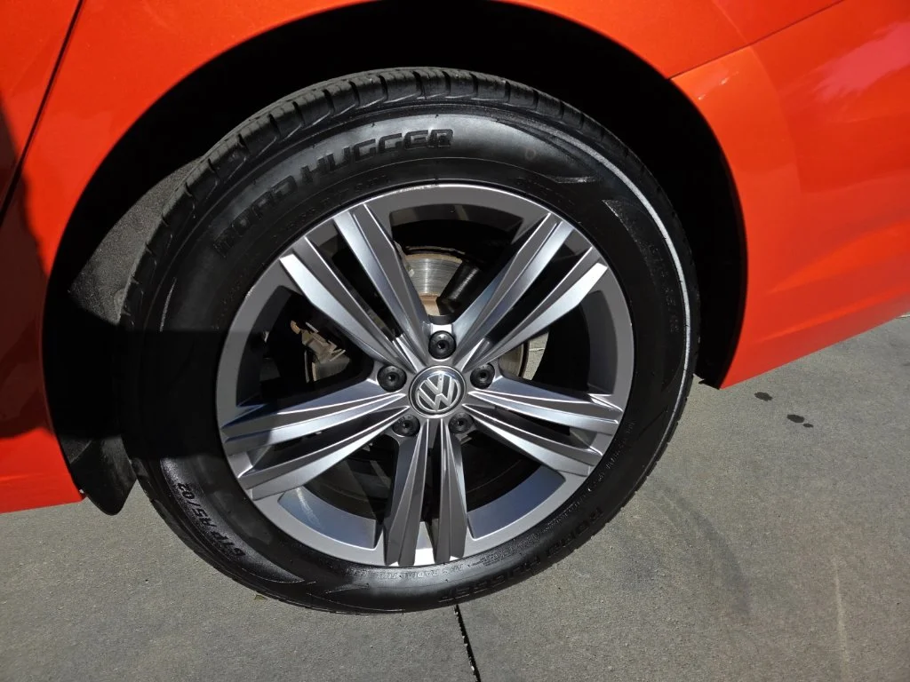 Used 2019 Orange Volkswagen R-Line image 12