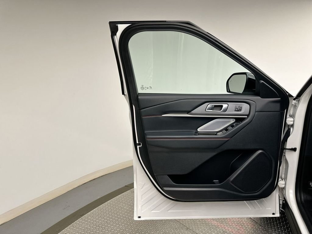 Used 2025 White Metallic Ford ST image 22