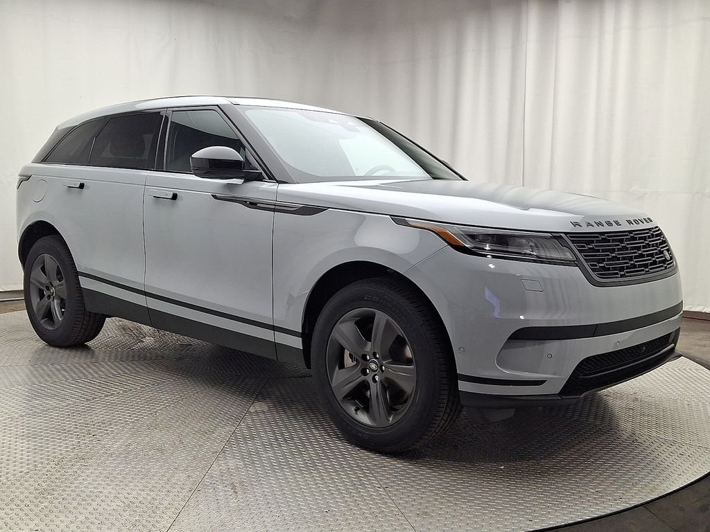 New 2026 Arroios Grey Metallic Land Rover S image 2
