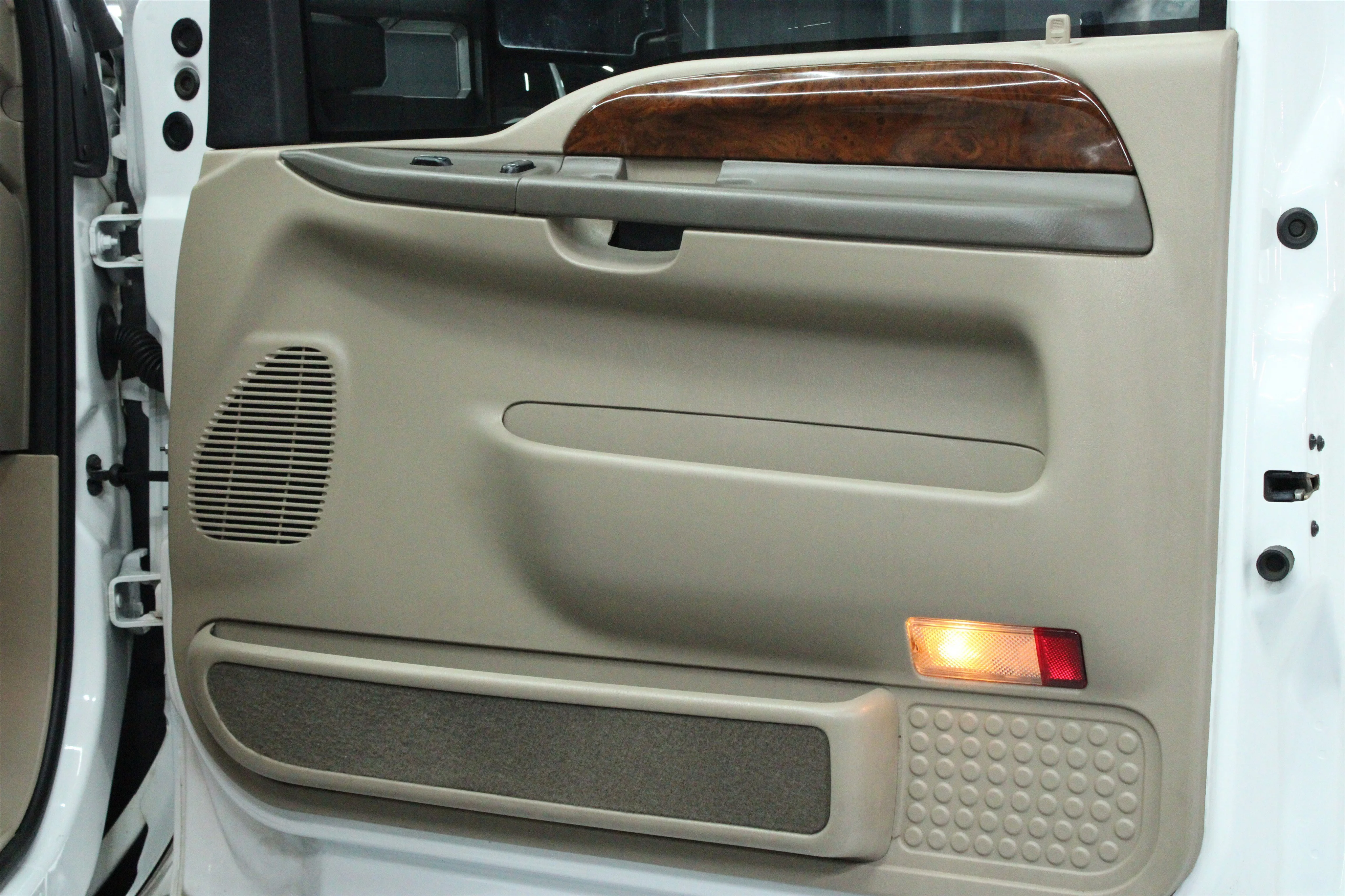 2002 Ford Excursion Limited - Photo 32