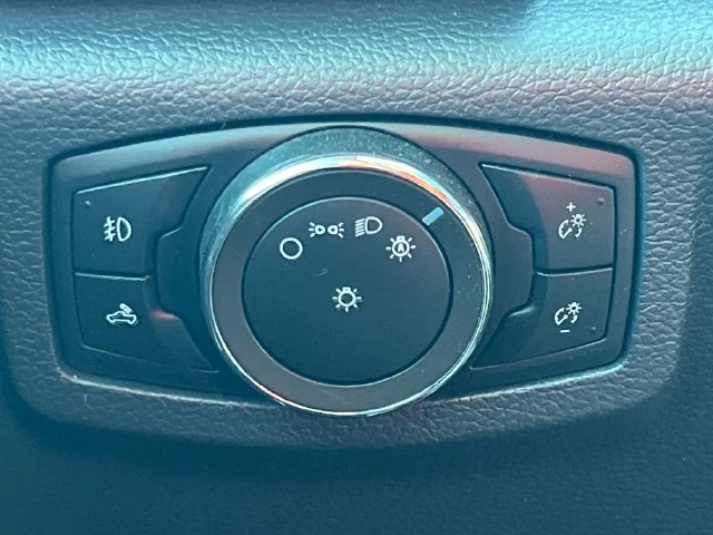 Used 2022  Ford  image 29