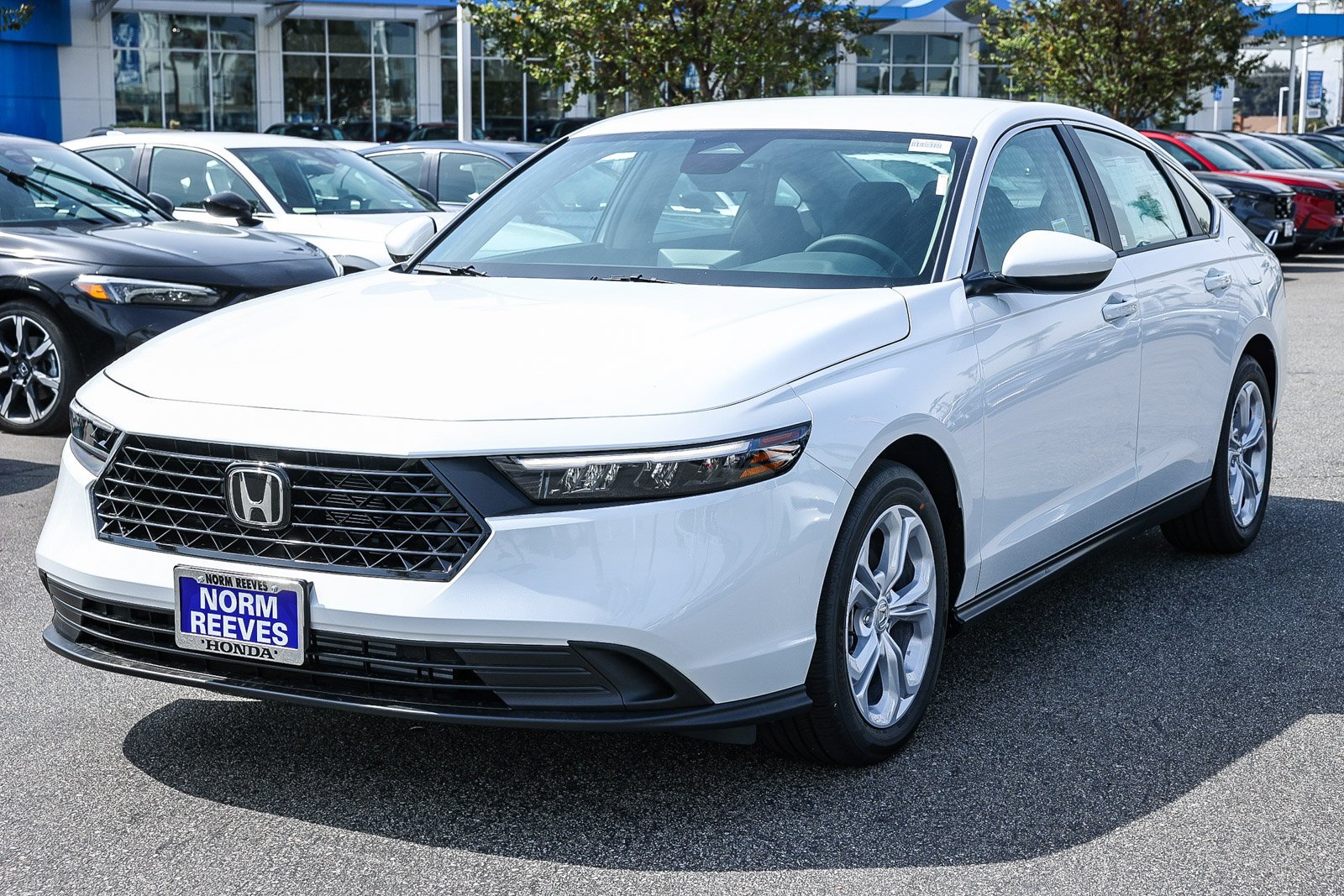 New 2026 Platinum White Pearl Honda LX CVT image 3