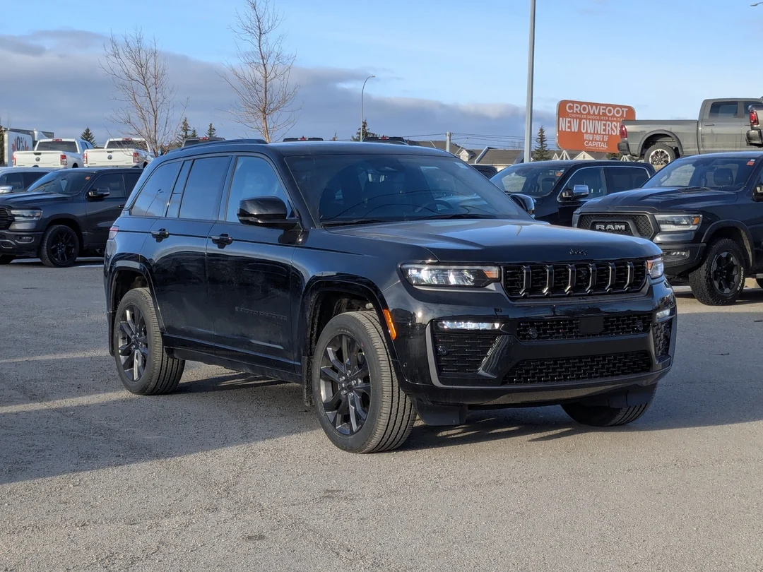New 2026 Black Jeep Limited Reserve - - 4x4 - Nappa Leather - Ventilated Seats - Trailer Tow Pack & More! image 4