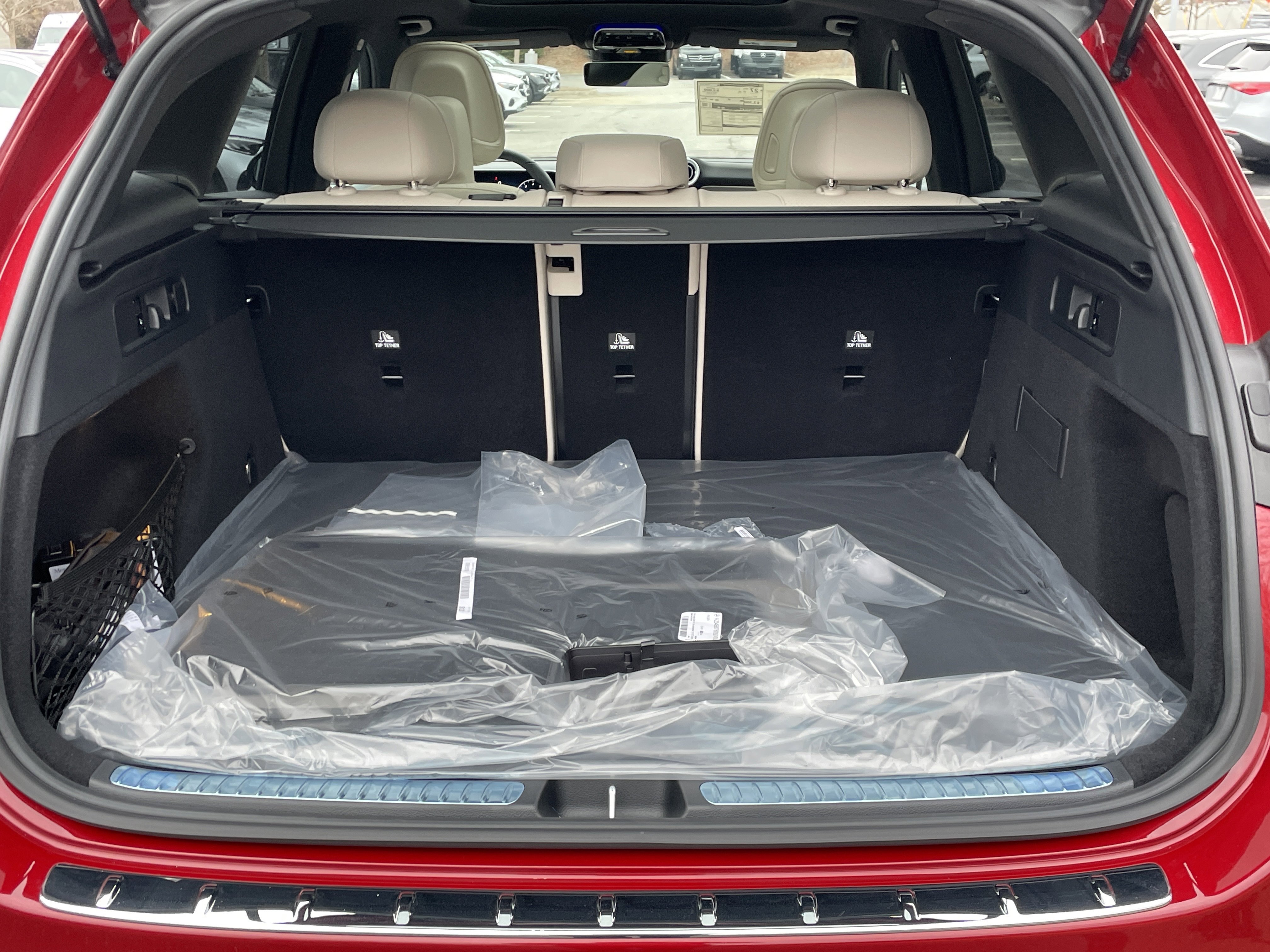 New 2026 MANUFAKTUR Patagonia Red Metallic Mercedes-Benz GLC 300 SUV image 9