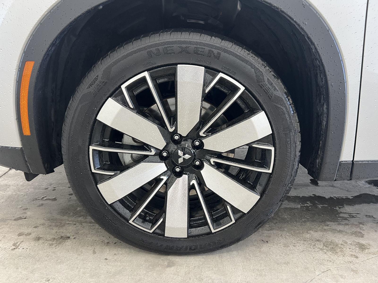 2025 Mitsubishi Outlander SE - Photo 7