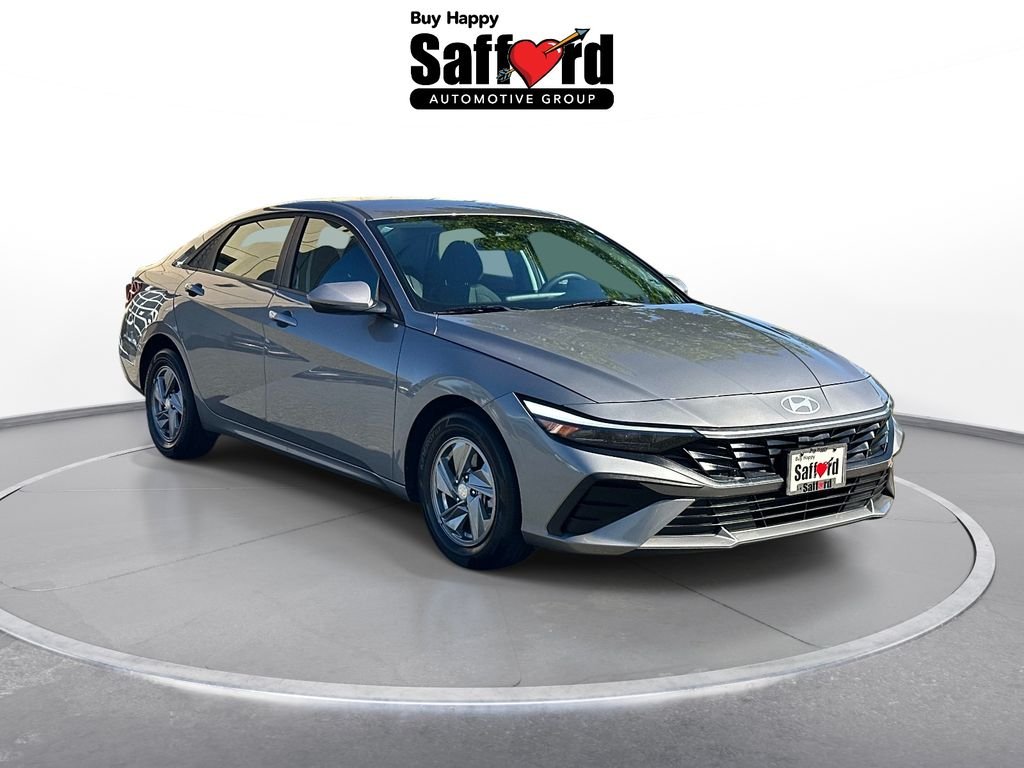 Used 2024  Hyundai SE image 9