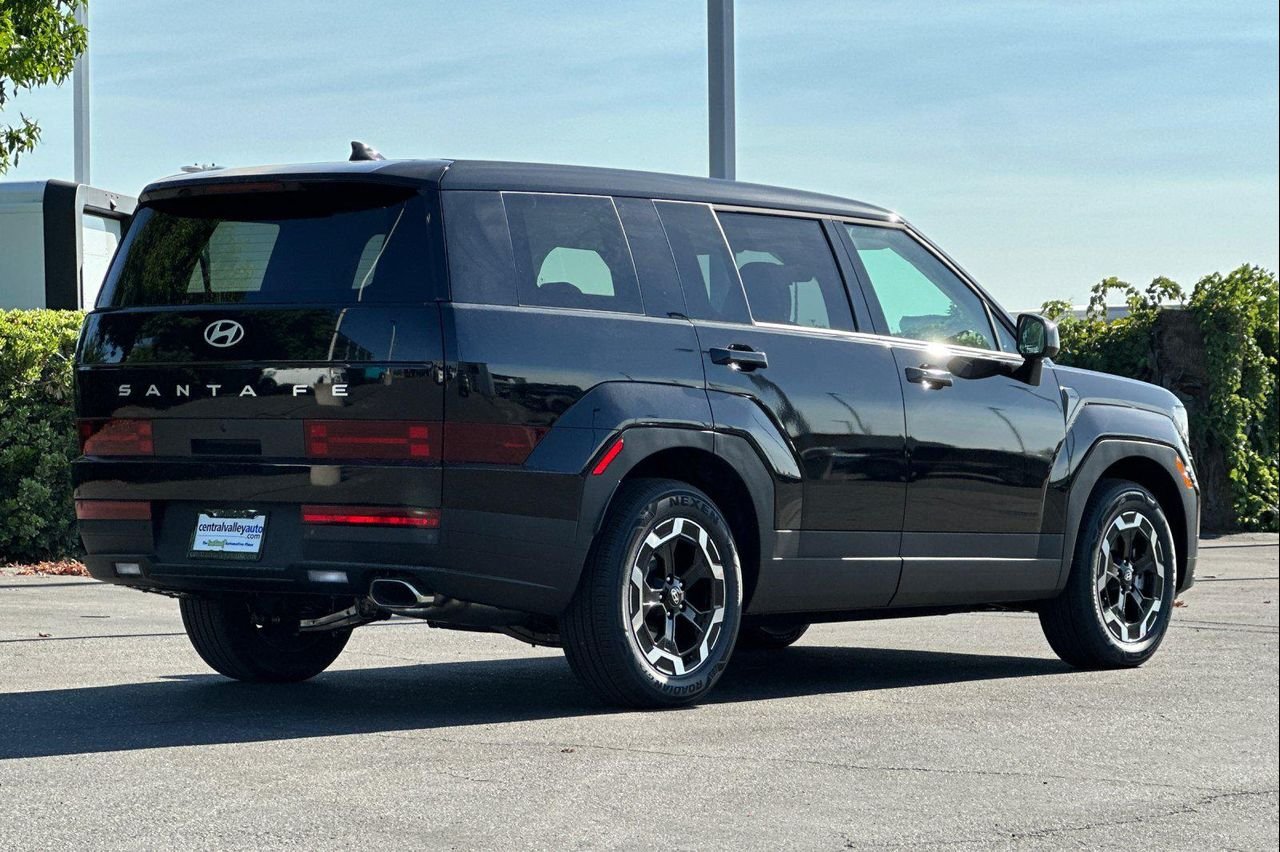 New 2026 Phantom Black Hyundai SE FWD image 4