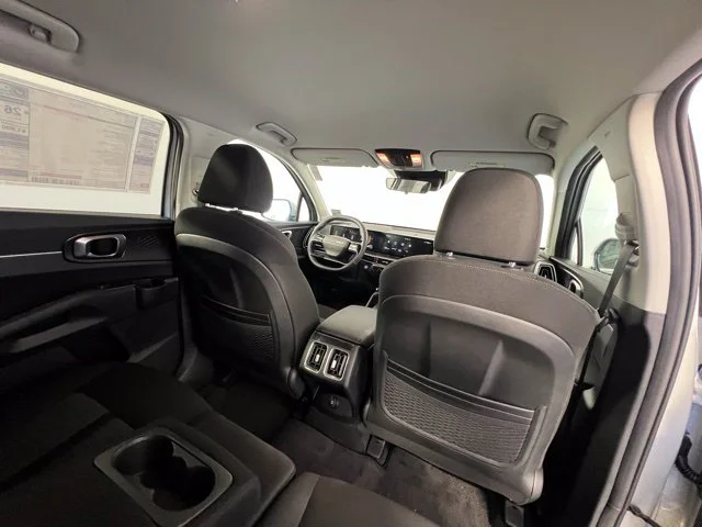 2026 Kia Sorento LX - Photo 36