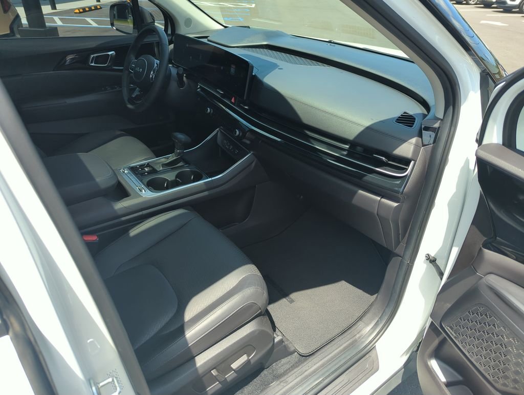 Used 2025 White Kia SX Prestige image 43