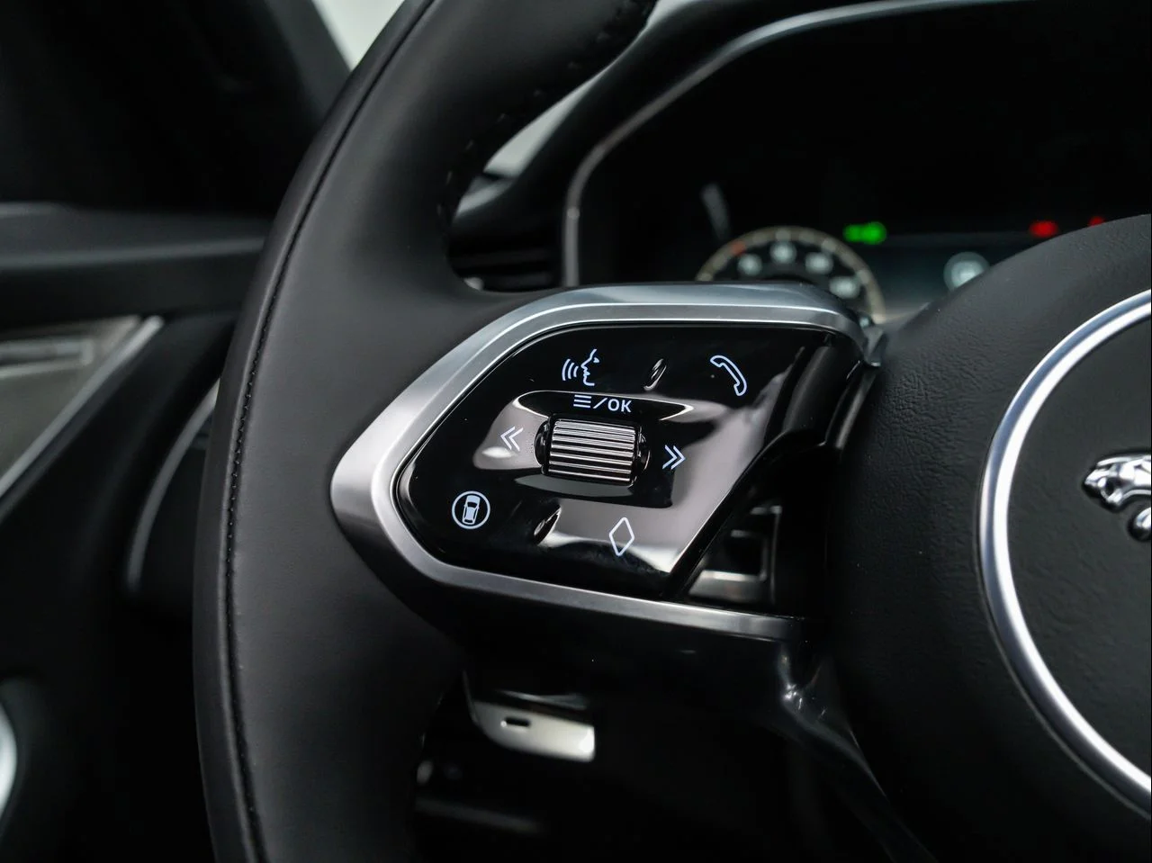 New 2025 Eiger Grey Jaguar R-Dynamic S P400 AWD Automatic image 21
