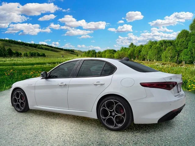 Used 2022 White Alfa Romeo Veloce image 4