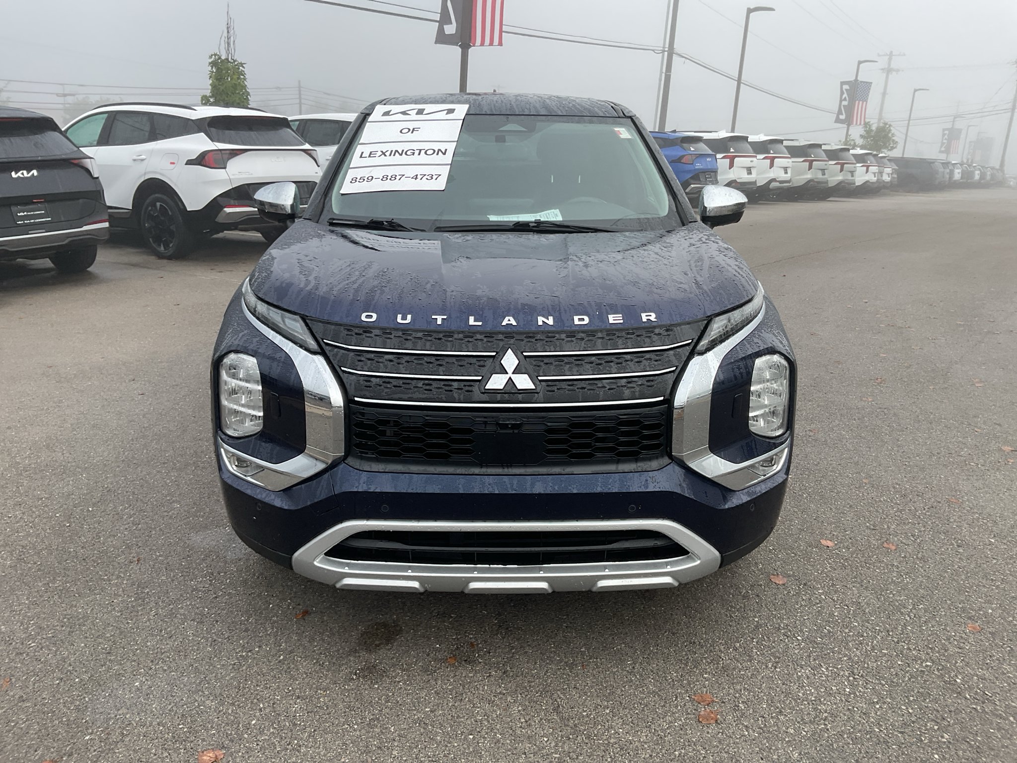Used 2022 Cosmic Blue Metallic Mitsubishi SE image 3