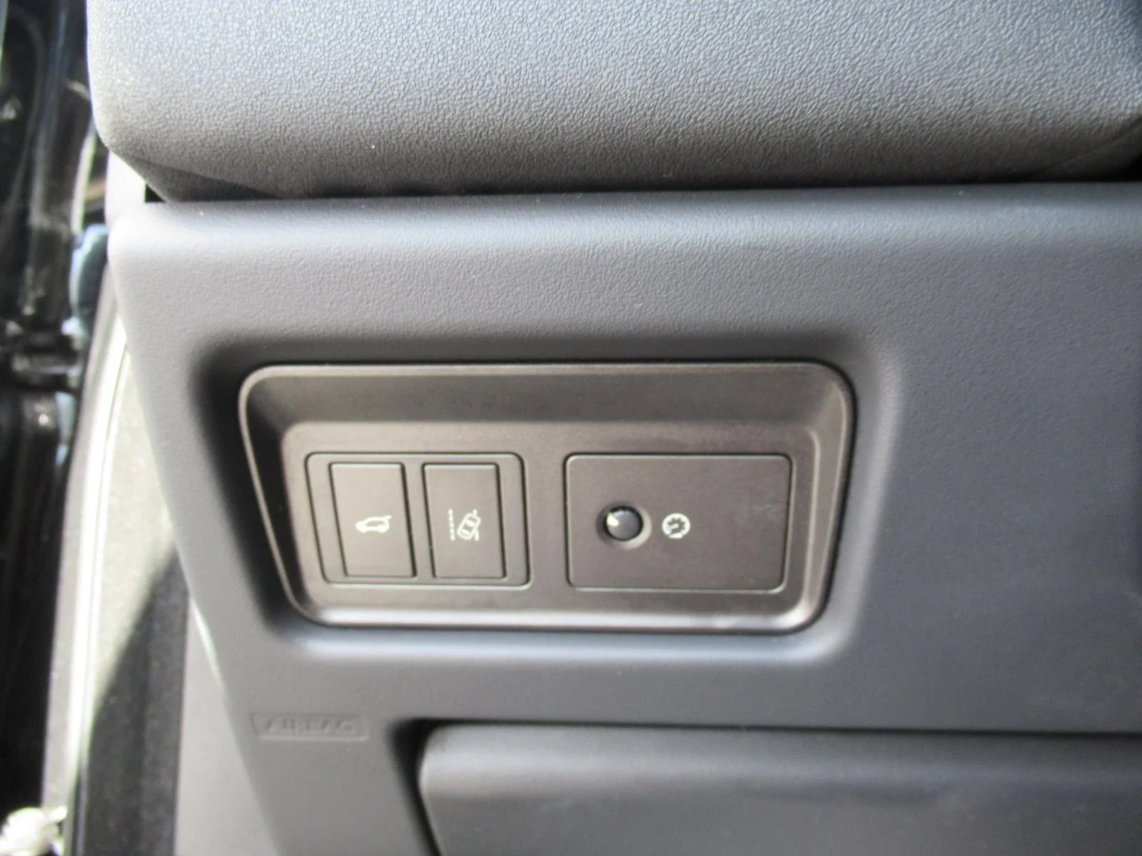 Used 2018 Santorini Black Land Rover HSE Dynamic image 25