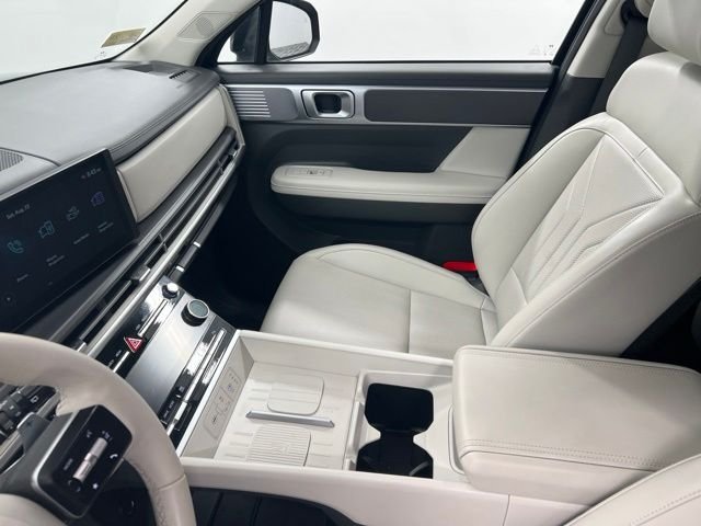 Used 2026 Phantom Black Hyundai SEL image 24
