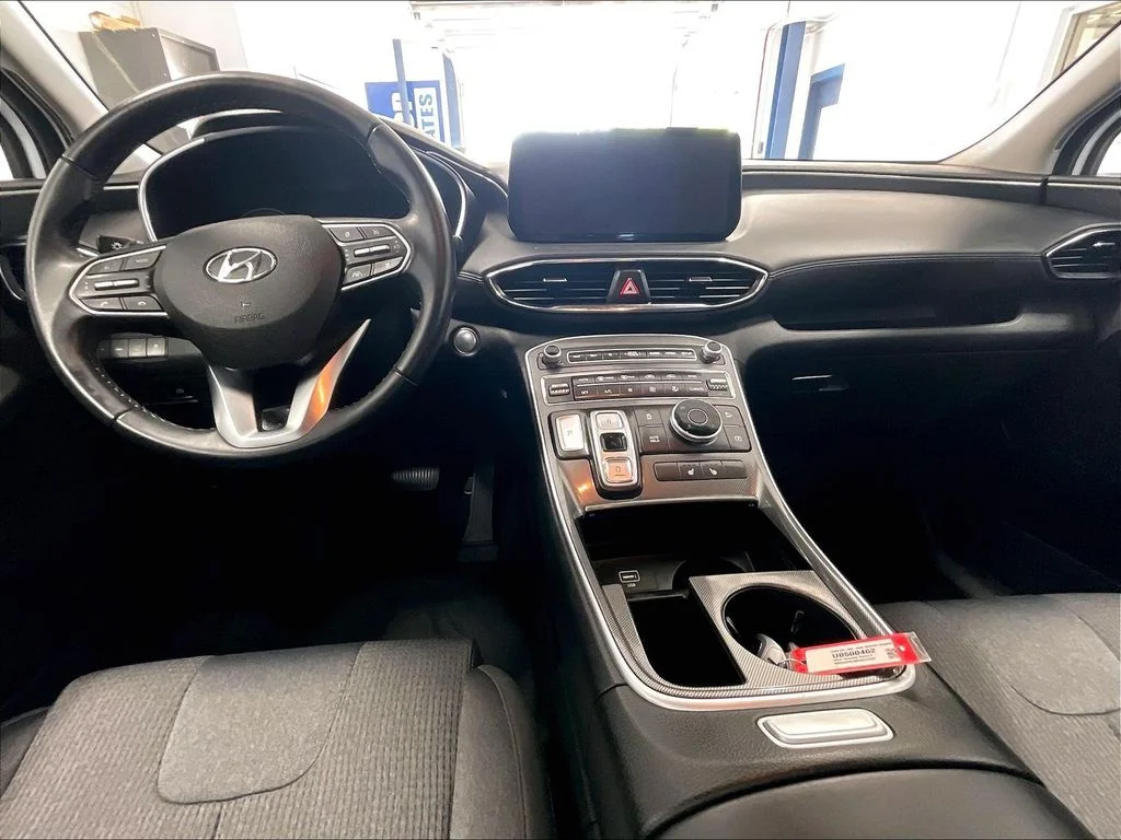 Used 2023 White Hyundai SEL image 21