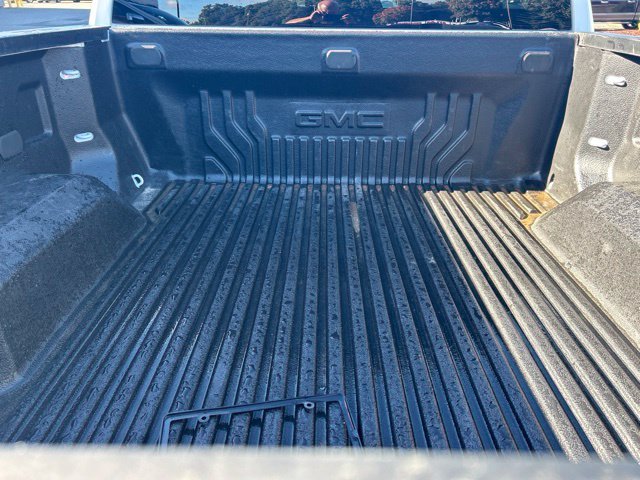 Used 2024 White GMC Elevation image 7