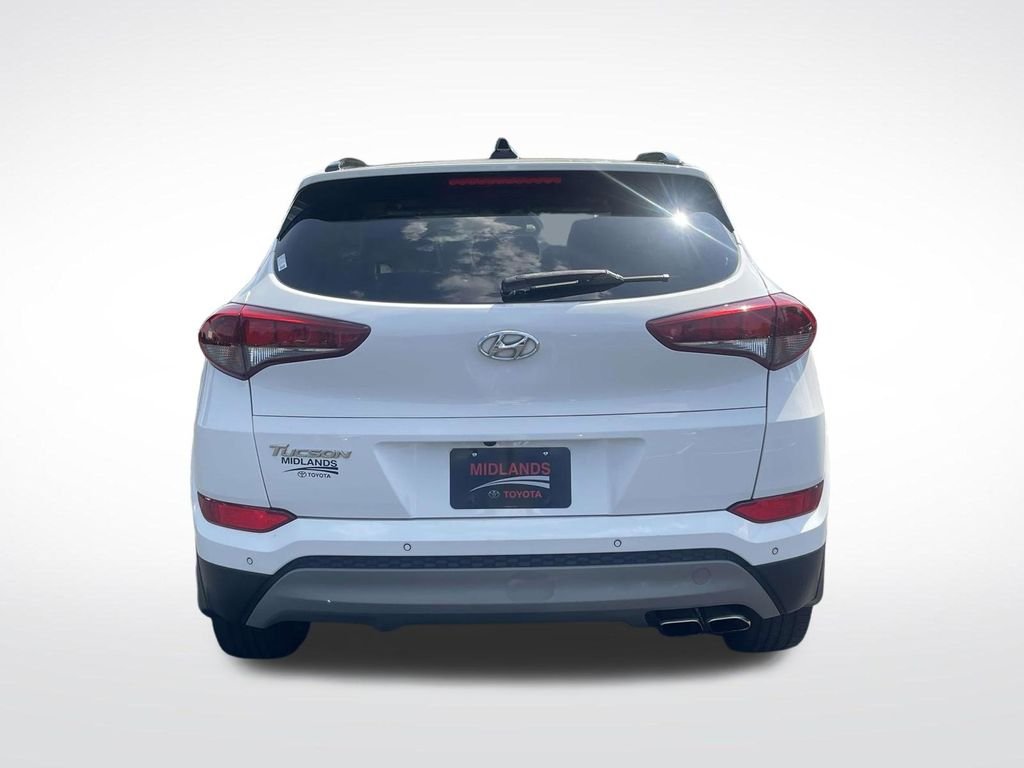 Used 2018 White Hyundai Value image 5