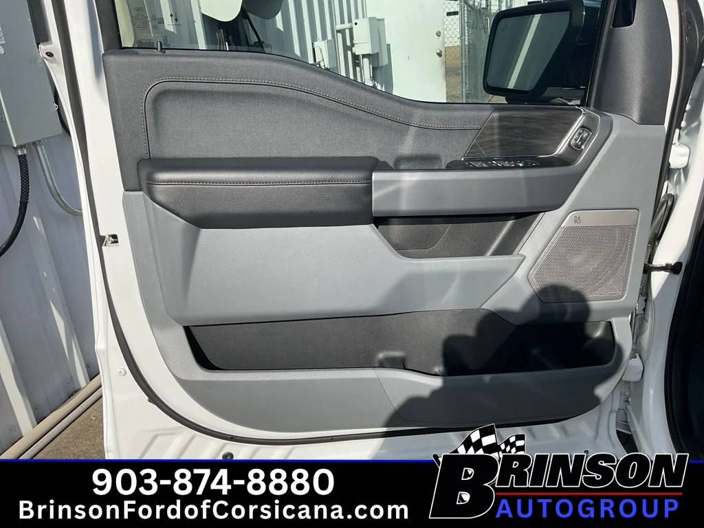 Used 2025 Oxford White Ford LARIAT image 23