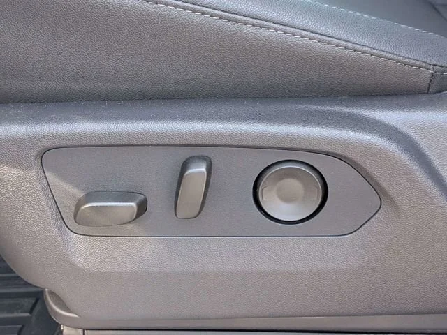 New 2026 Summit White GMC Elevation image 20