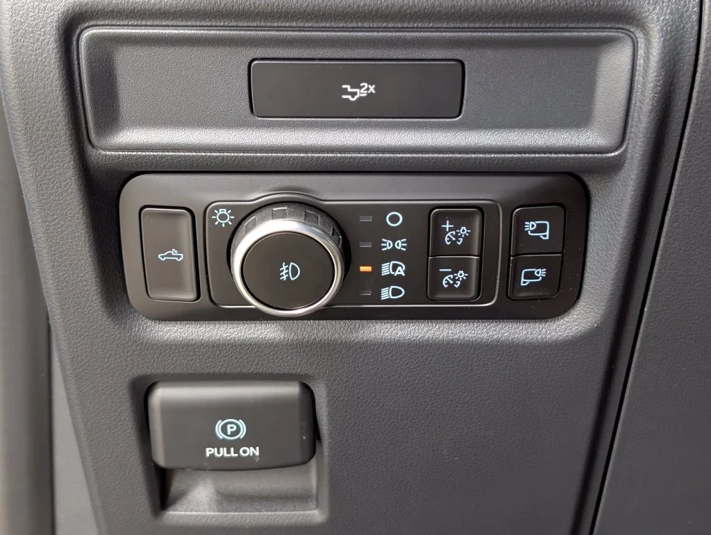 New 2026 Agate Black Metallic Ford XLT image 14