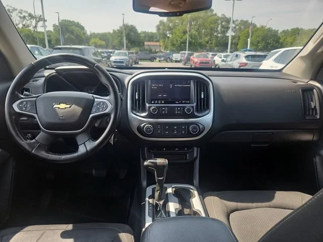 Used 2019 SUMMIT WHITE Chevrolet 4WD LT image 13