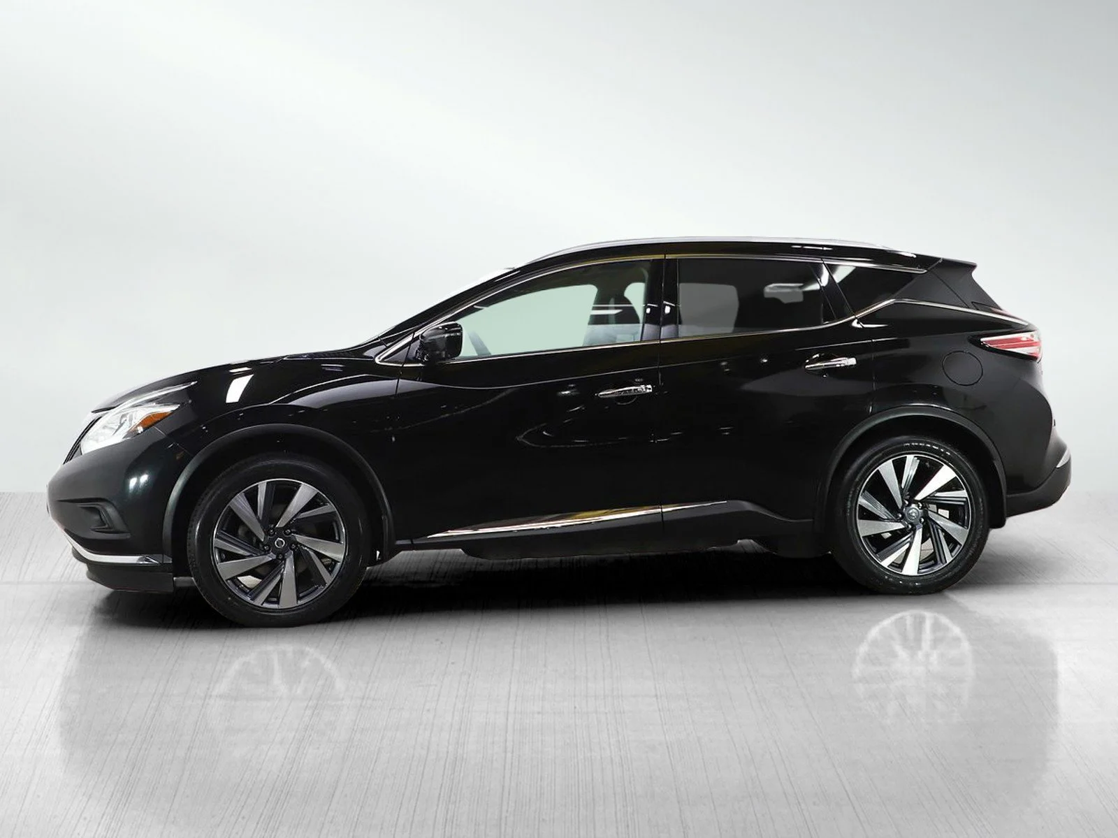Used 2017 Nissan Murano Platinum with VIN 5N1AZ2MH2HN121595 for sale in White Bear Lake, Minnesota