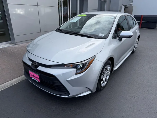 2025 Toyota Corolla LE