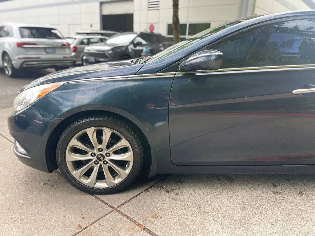 Used 2013 Pacific Blue Pearl Mica Hyundai SE image 7