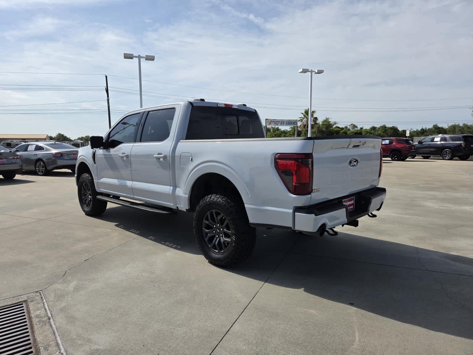 Used 2025 Space White Metallic Ford Tremor image 3
