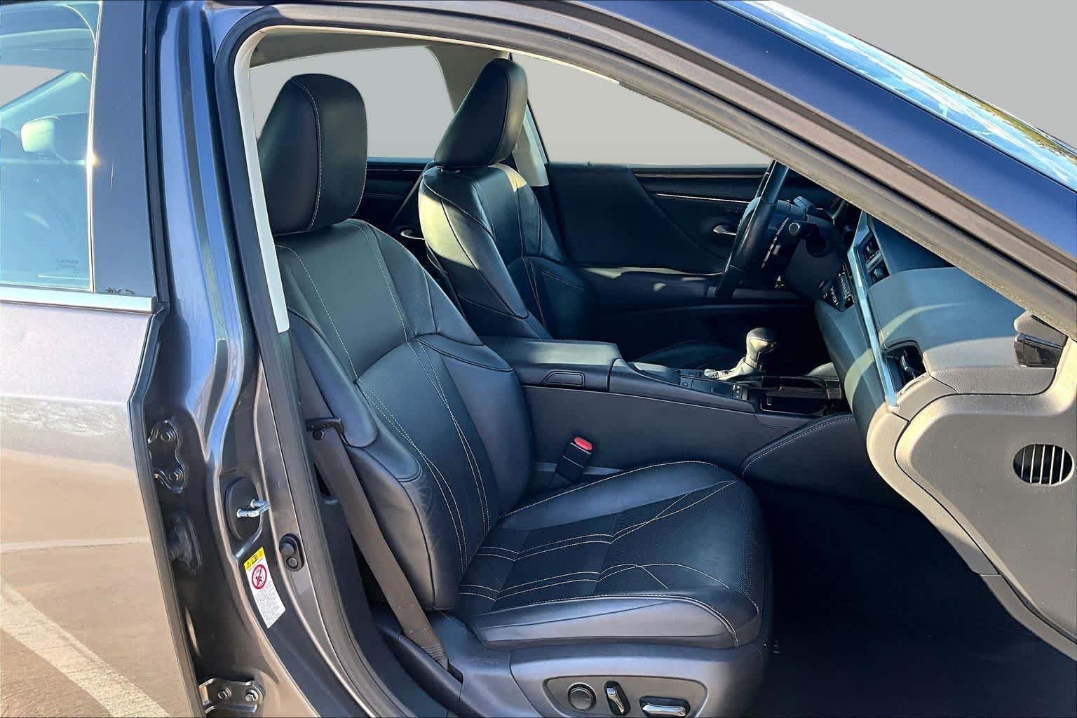 Used 2019 Nebula Gray Pearl Lexus Luxury image 9